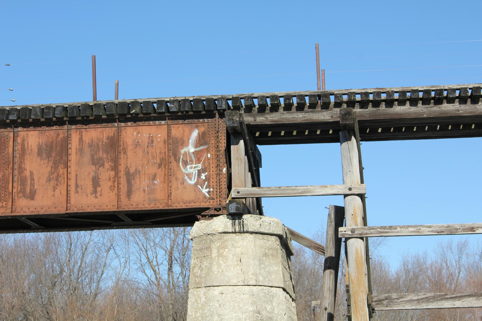 Bent above east pier